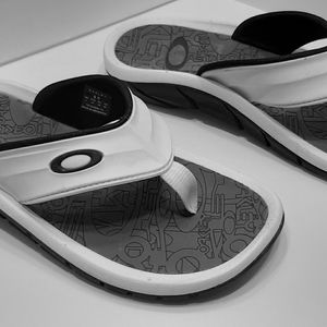 Oakley sandals